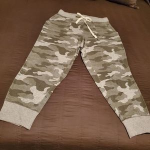 Oversized/baggy Gray/Camo- Joggers